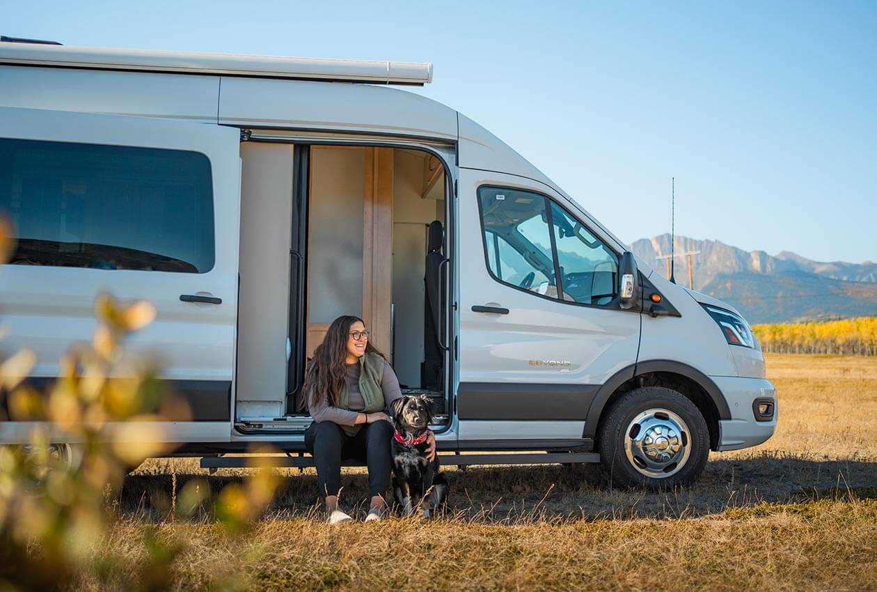 https://www.canadream.com/Website/media/Images/RV%20Rentals/Deluxe%20Van%20Camper%20DVC/sydnee-dog-dvc-1.jpg?ext=.jpg