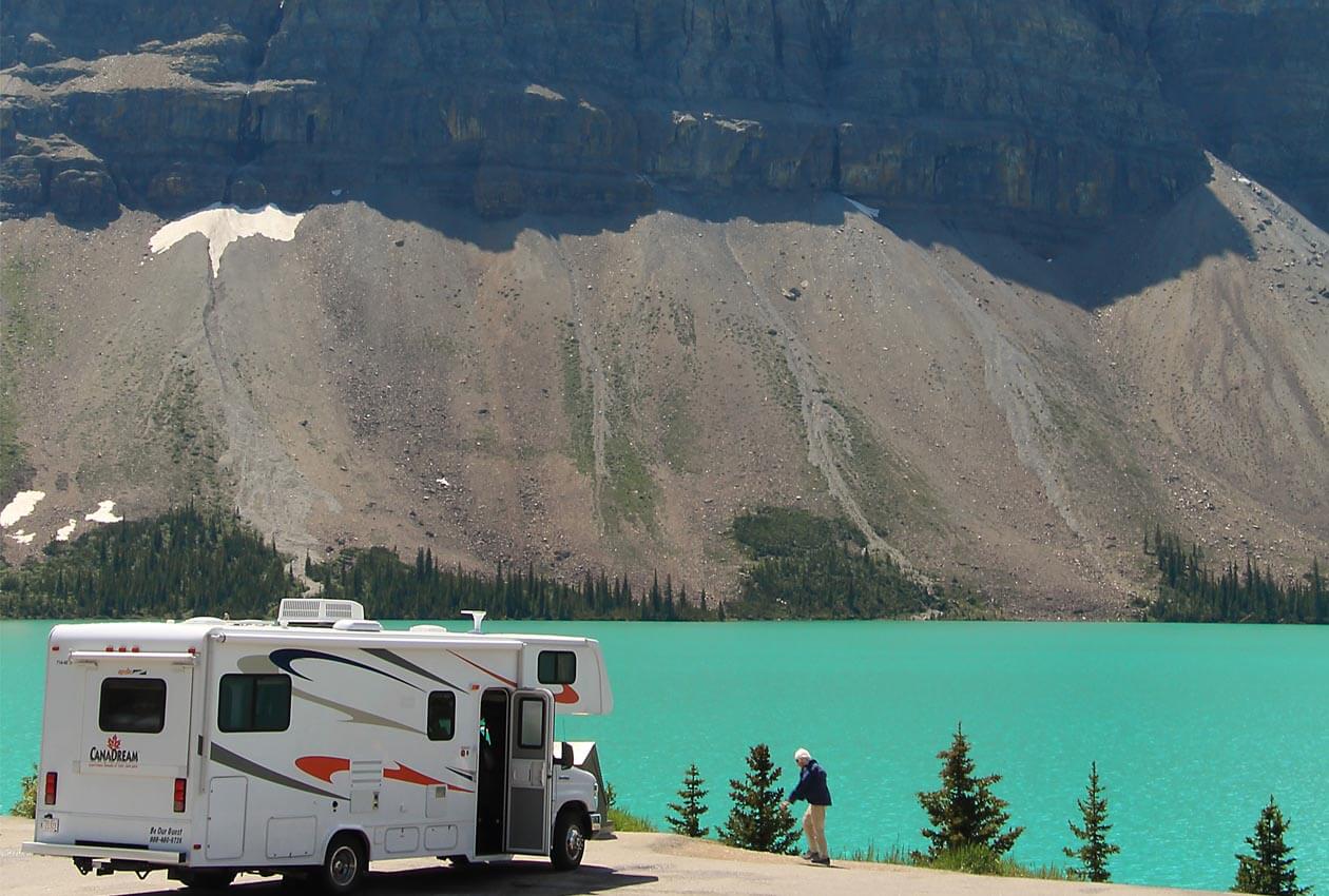 CanaDream Midi Motorhome MHB at Bow LakeAlberta