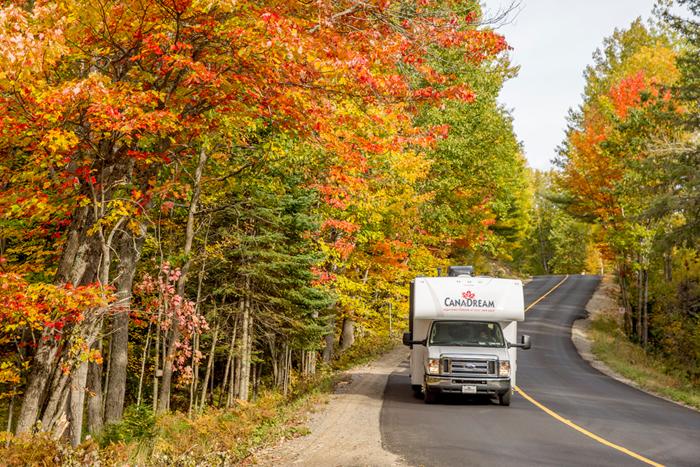 rv-on-road-canadream.jpg rv-on-road-canadream.jpg