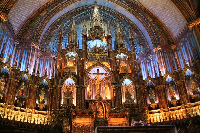 shutterstock_35595484-cathedral-(1).jpg Interior of a cathedral in Quebec